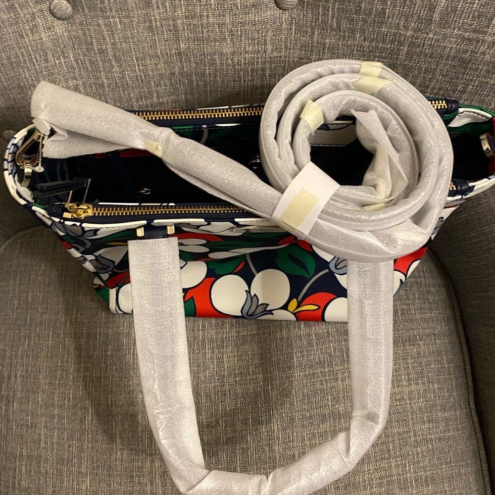 Kate Spade Satchel - Picture 8 of 9